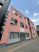 ベラクレエ裏参道の外観