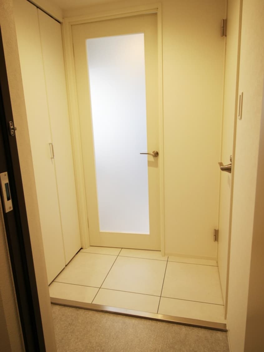 玄関 luce solare麻生