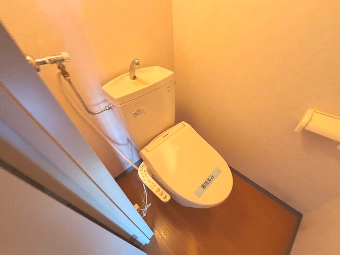 トイレ セレ－ナ南郷