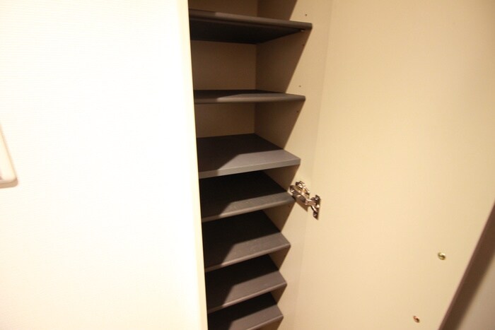 靴箱 エヴァンスコート南１条