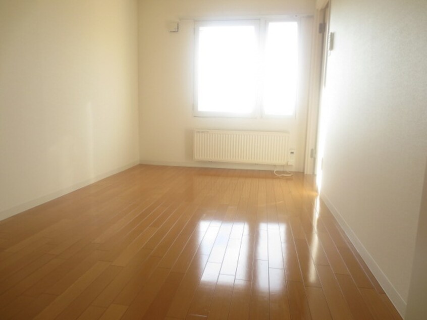 居室 Ｅａｓｔ Ｃｏｕｒｔ８９４