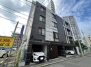 アルファスクエア西28の外観