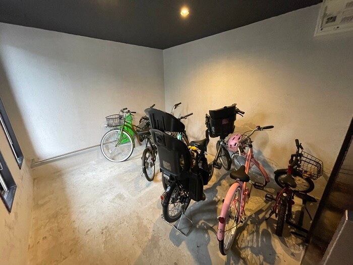 駐輪場 RESIDENCE SHINMEI MIYANONORI