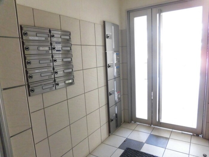 エントランス部分 ニュ－コンフォ－ト澄川