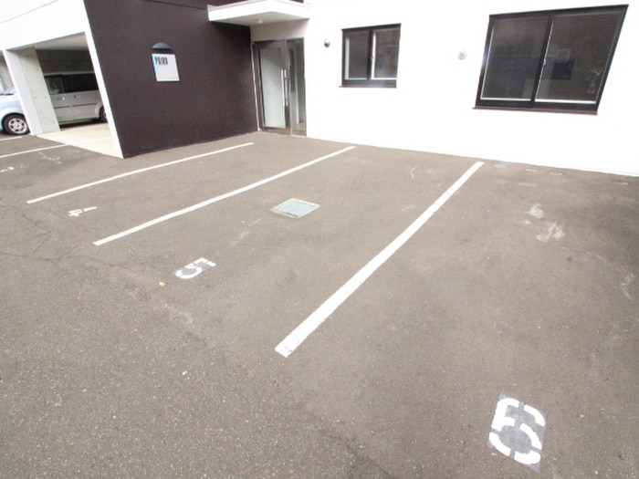 駐車場 プリオール月寒東
