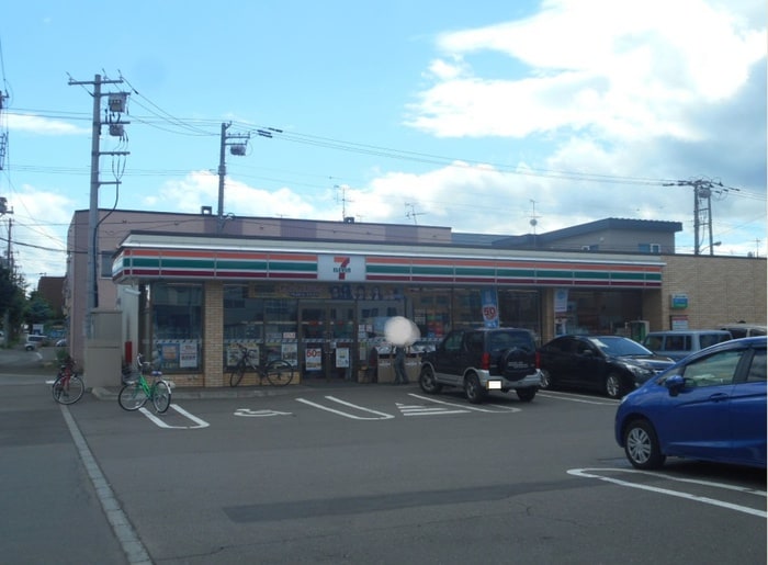セブンイレブン(コンビニ)まで200m プリオール月寒東