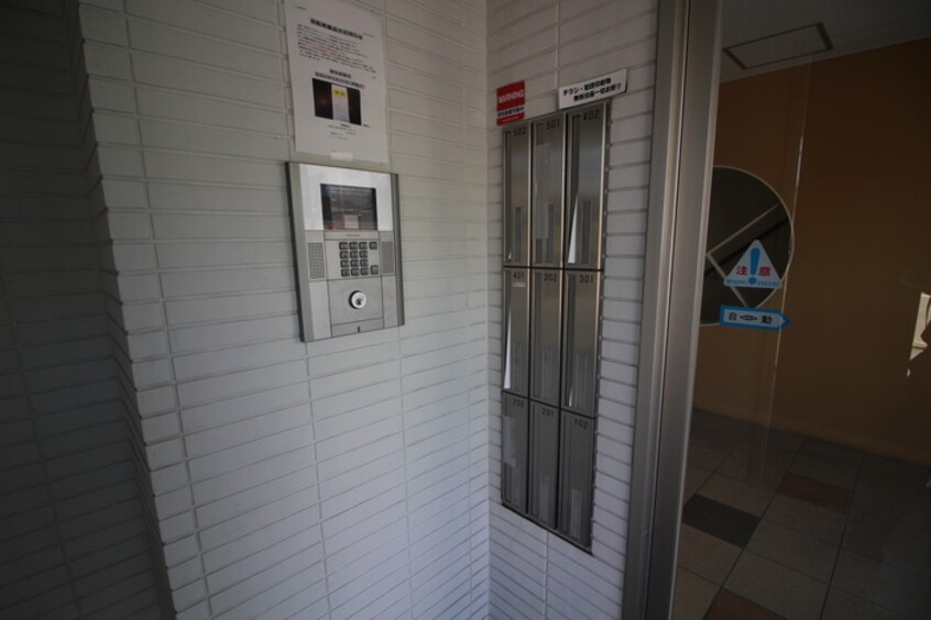 エントランス部分 ｳﾞｨﾗ･ﾊﾟｰﾙ