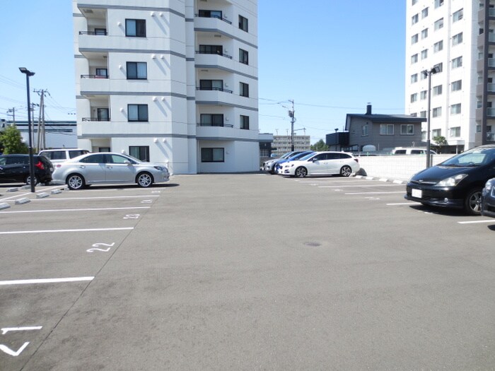 駐車場 Ｆ１１４