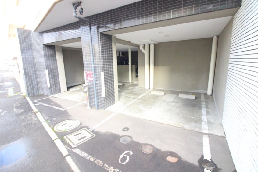 駐車場 ラーチェ