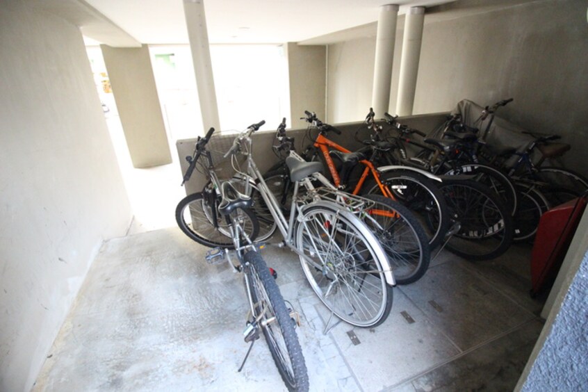 駐輪場 ラーチェ