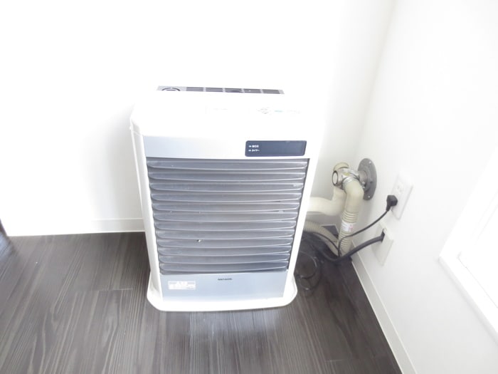 居室 The gate of Huga