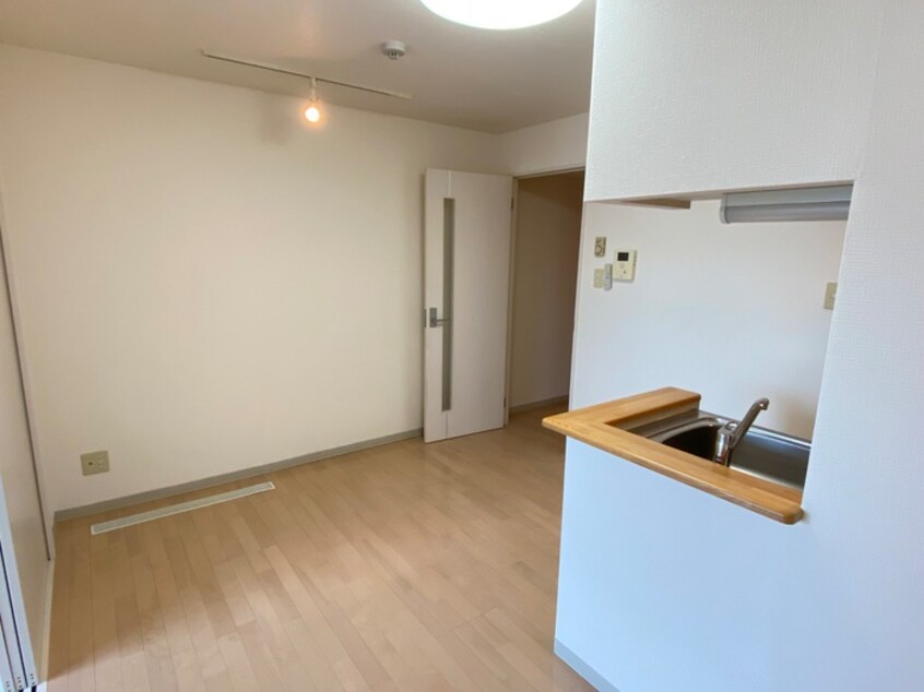 居室 E-horizon山鼻