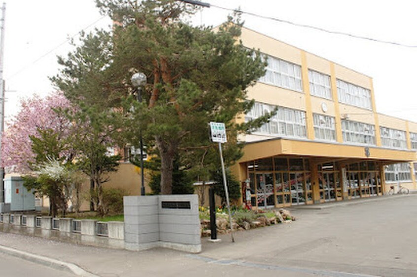 札幌市立発寒南小学校(小学校)まで750m マンダリーノ