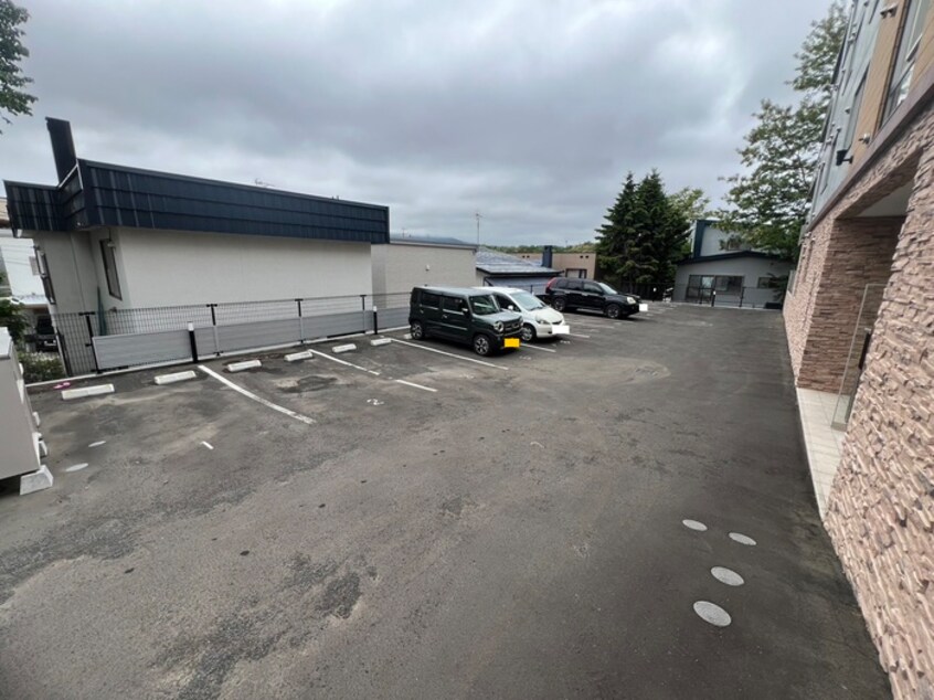 駐車場 バーニーズヴィスタ