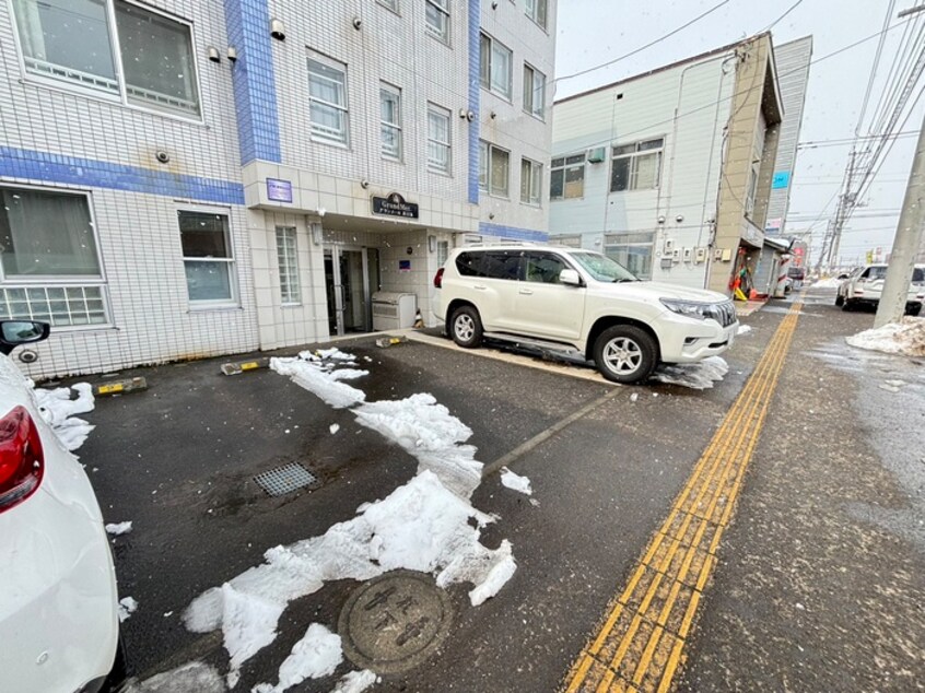 駐車場 グランメ－ル北１１条