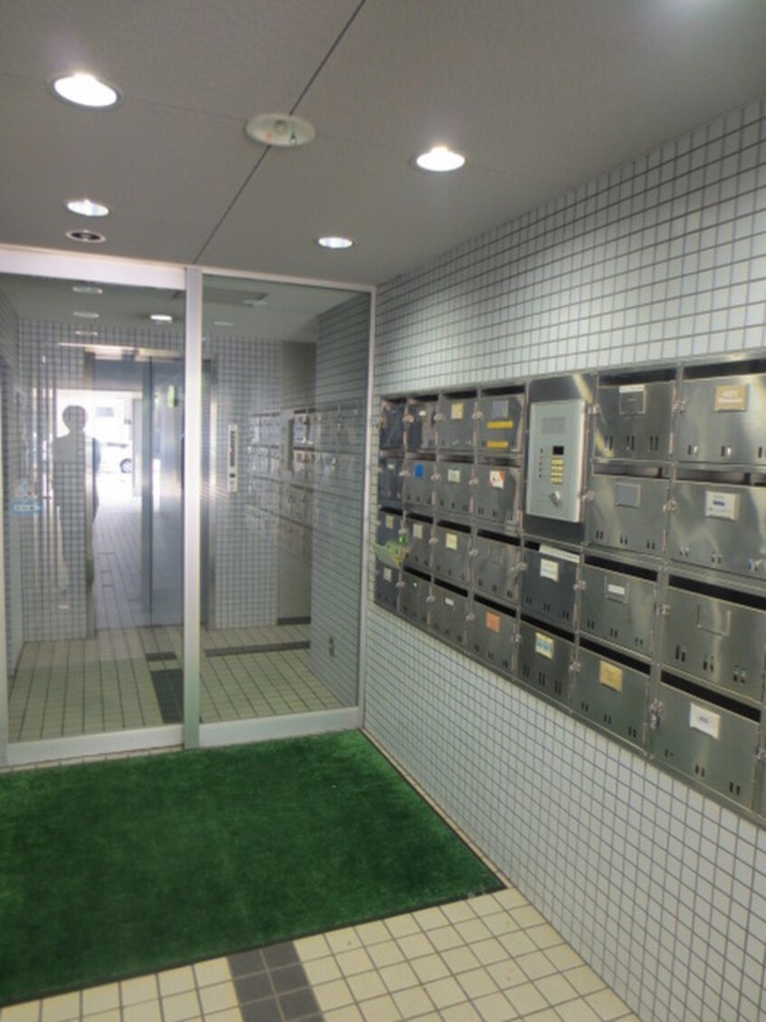 エントランス部分 ア－バンコ－ト武蔵野