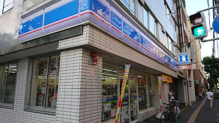 ローソン 札幌南3条西店(コンビニ)まで220m ベルヴィコ－トＳ４
