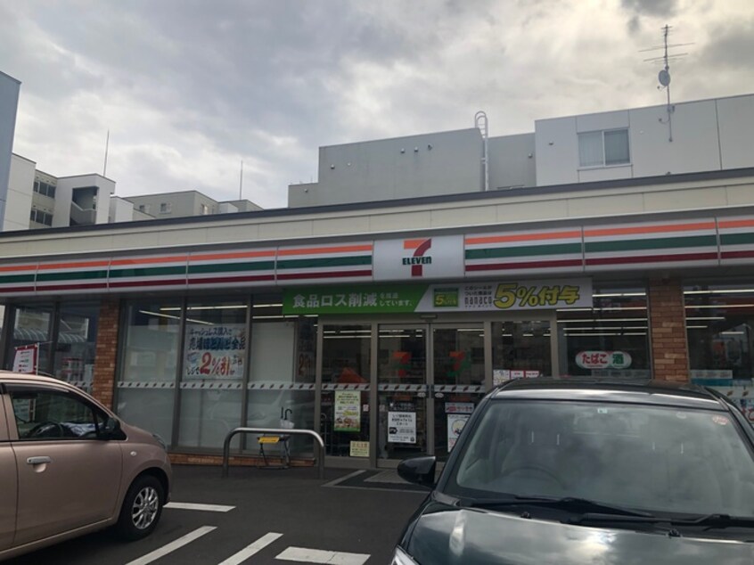 セブンイレブン(コンビニ)まで350m グランメ－ルＳＵＮ