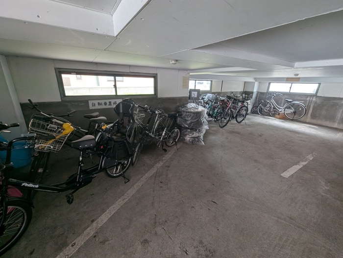 駐輪場 サンルート