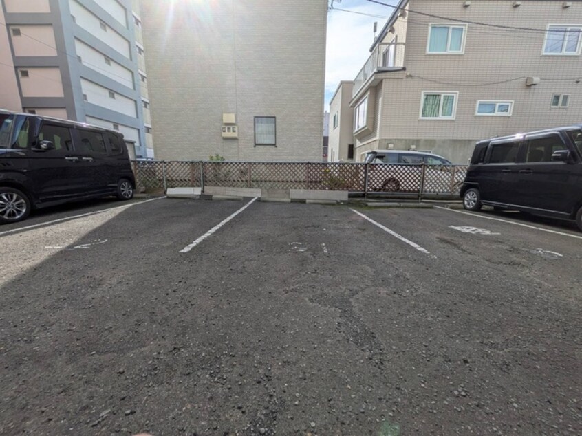 駐車場 グランカーサ南11条