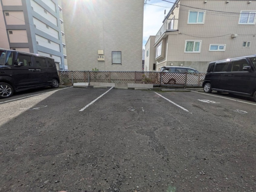 駐車場 グランカーサ南11条