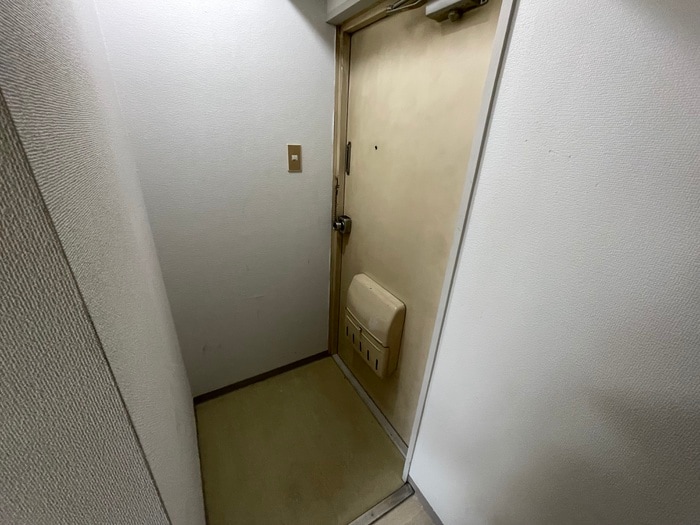 玄関 さつきハイツ