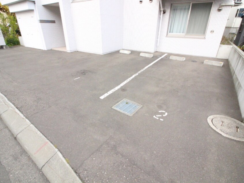 駐車場 Grandir月寒２－６