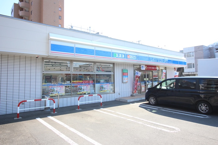 ローソン(コンビニ)まで350m カティル717