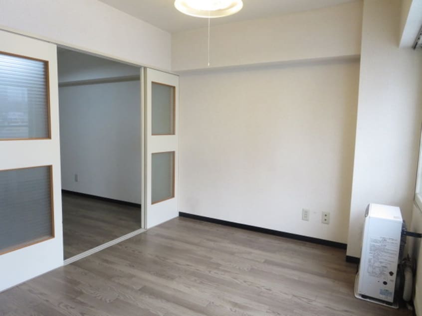 居室 アイワビル