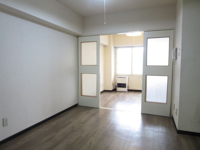 居室 アイワビル