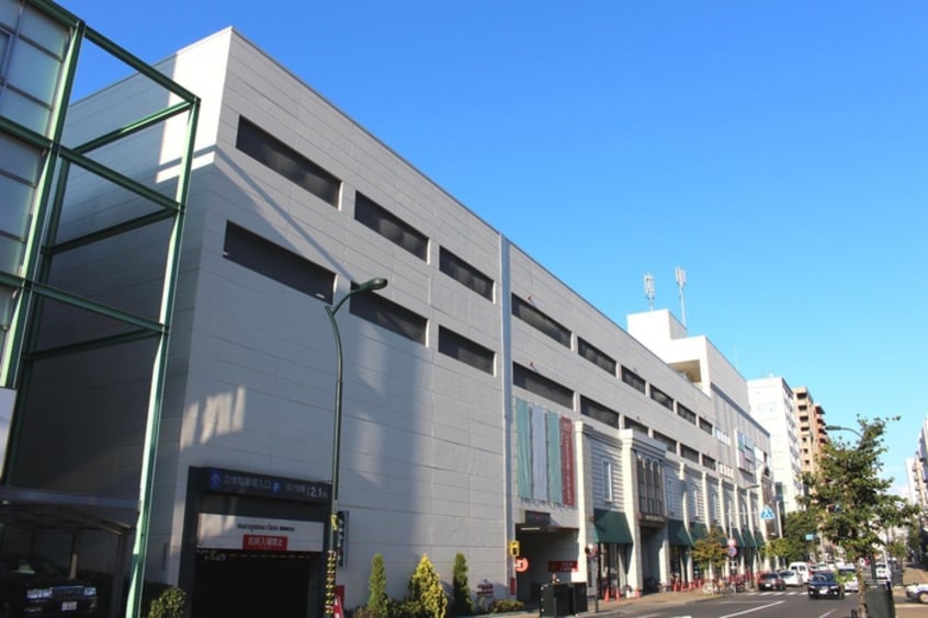 マルヤマクラス(デパート)まで330m レコルト円山