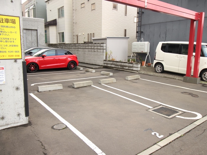 駐車場 イリオス　エフタ