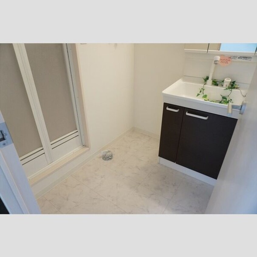 洗面 レイラ・ラ・セコンド