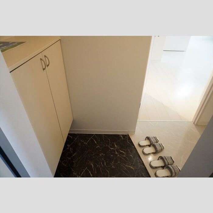 玄関 レイラ・ラ・セコンド