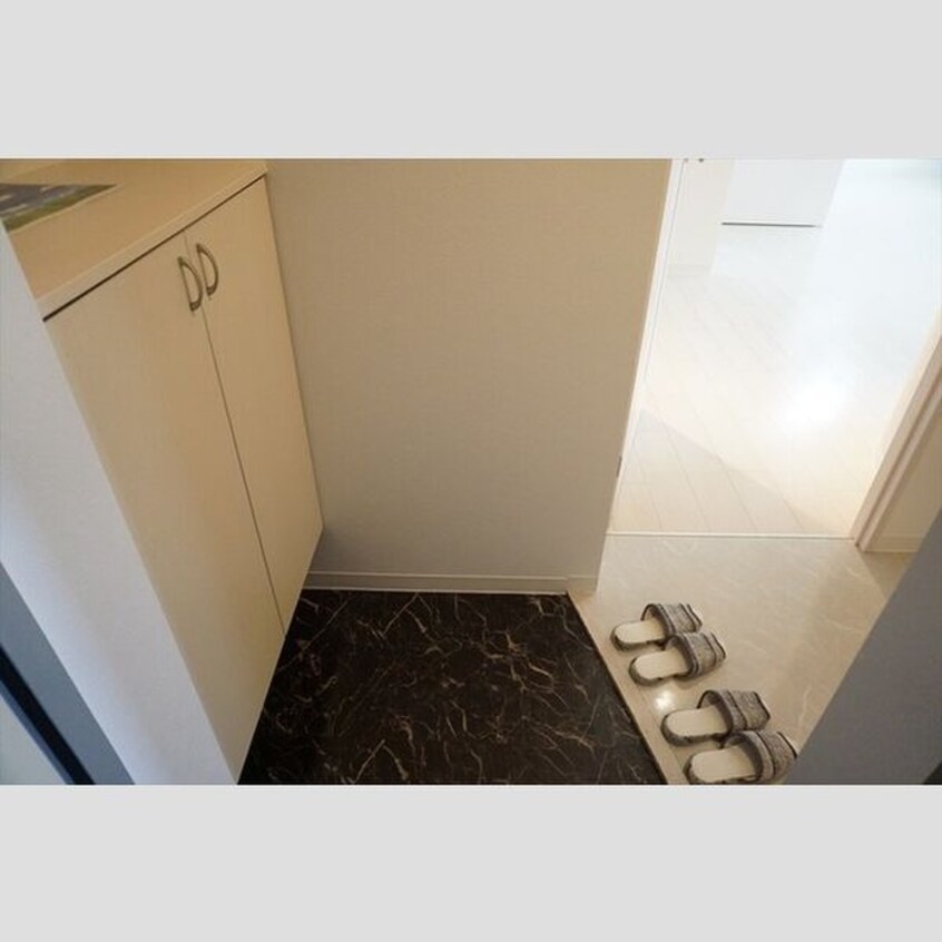 玄関 レイラ・ラ・セコンド