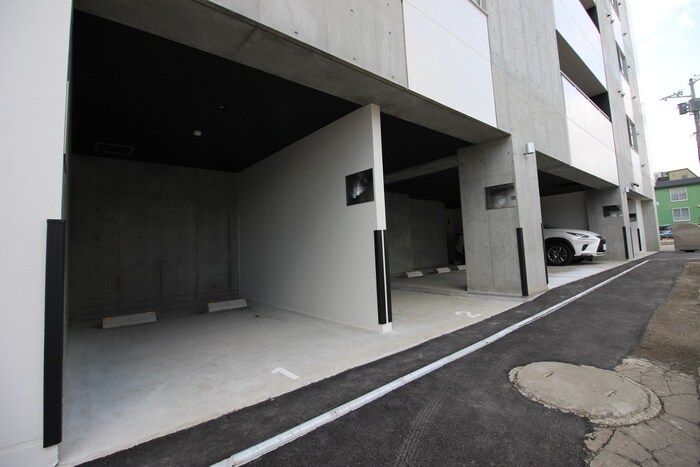 駐車場 MODENA CENTRO