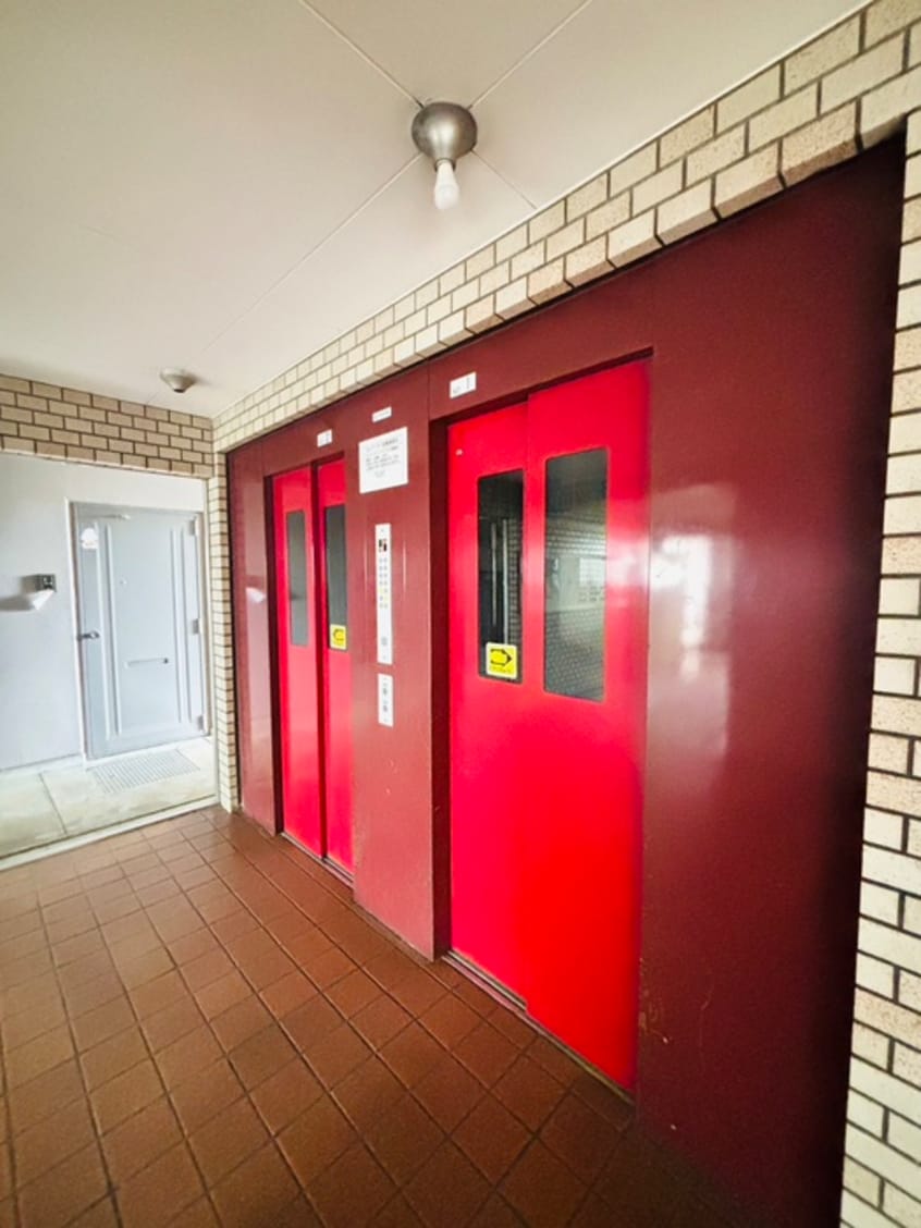 エントランス部分 ハイデンス琴似