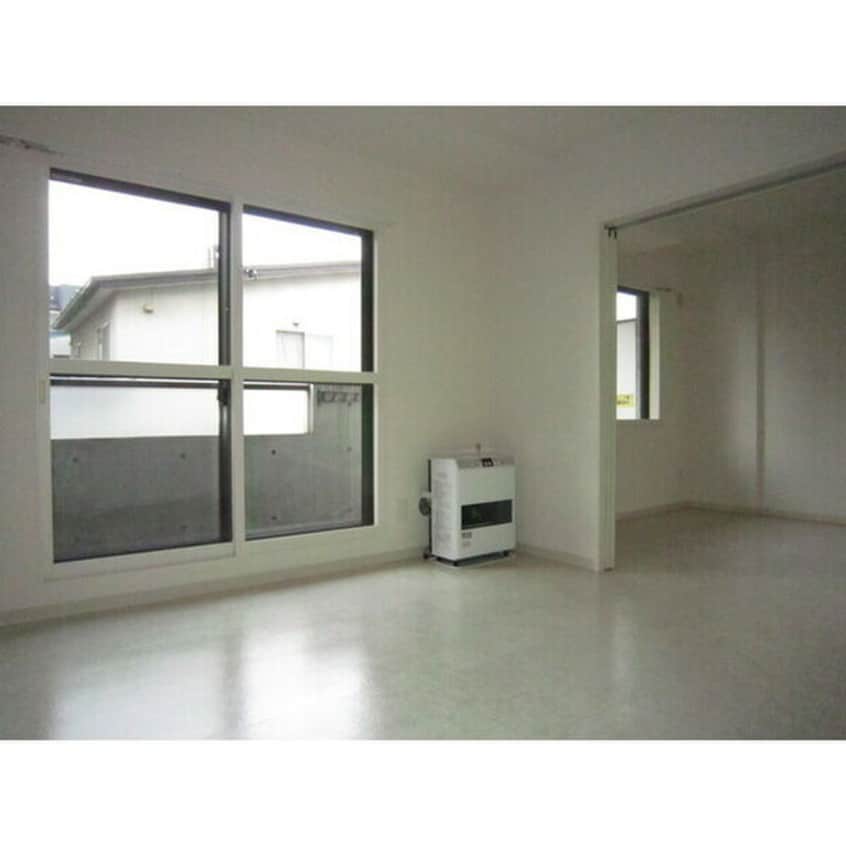 居室 アンクレ－南郷