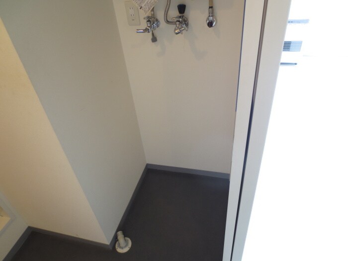 洗濯機置場 ハ－ミテ－ジ南郷通