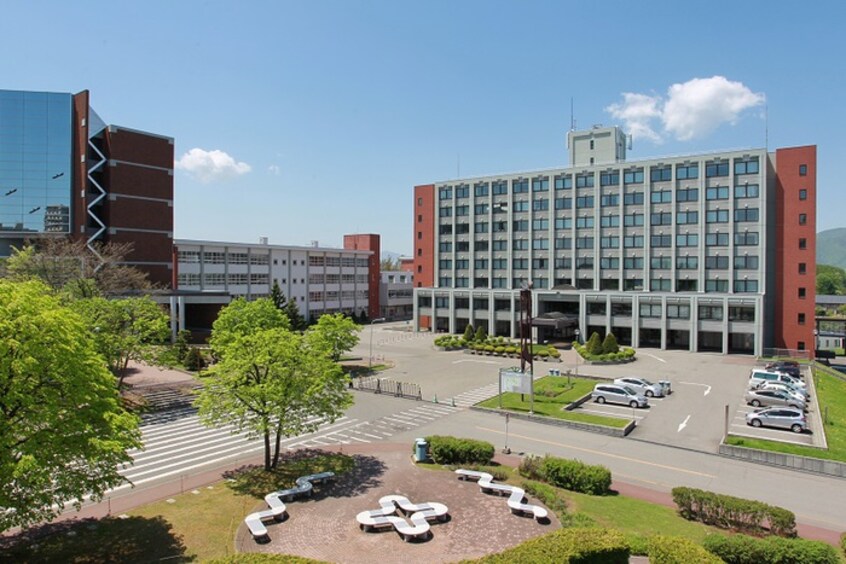 札幌大学(大学/短大/専門学校)まで1700m ＣａｓａＢｌｏｓｓｏ