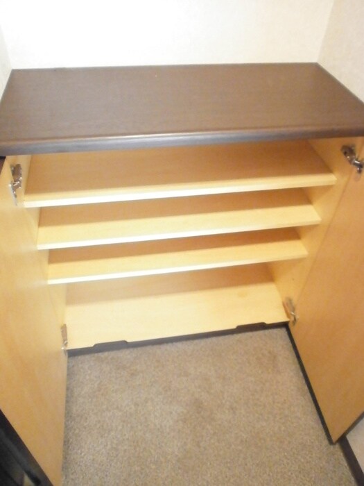 靴箱 コ－トロティ大通