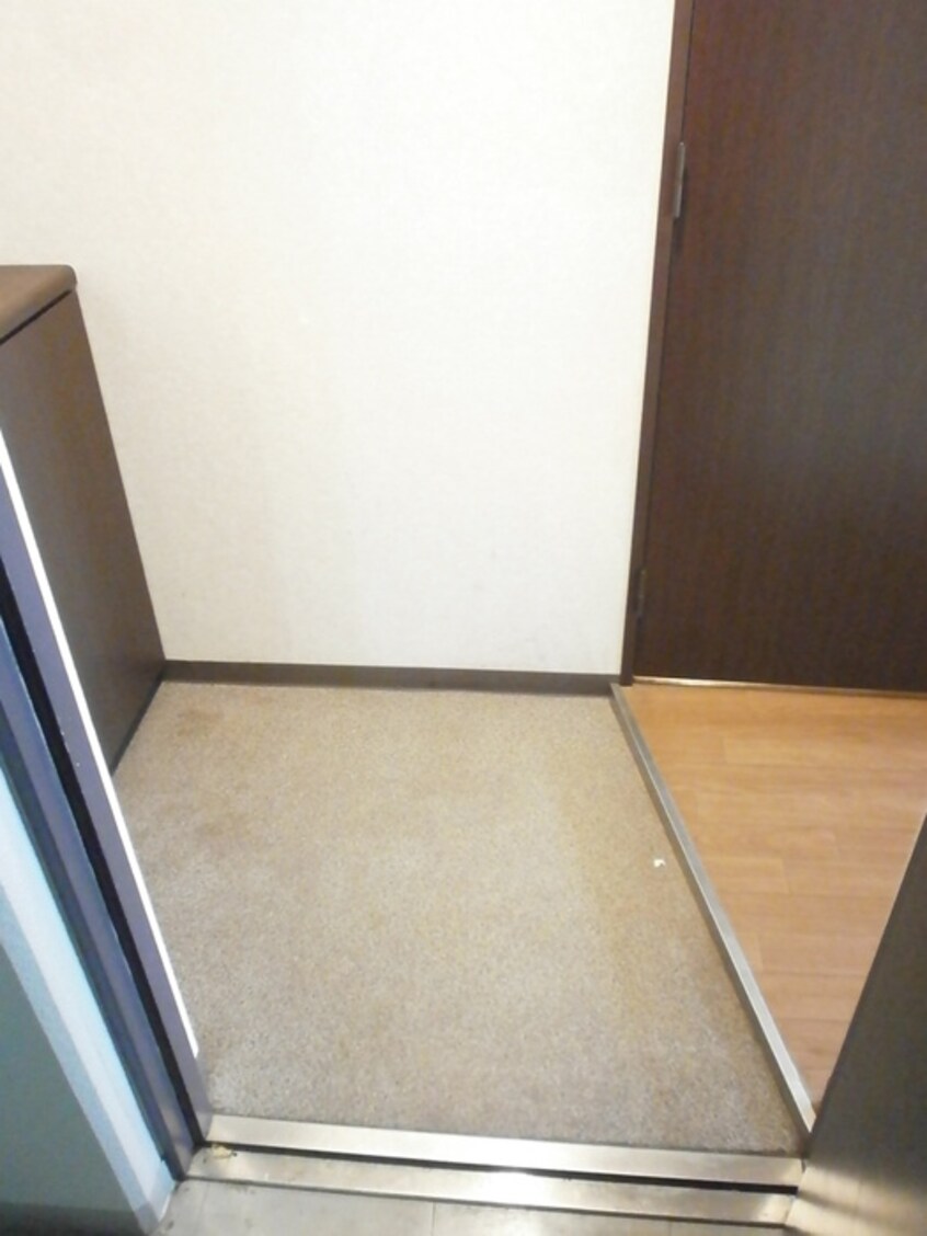 玄関 コ－トロティ大通