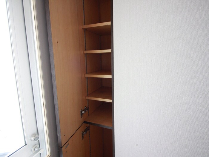 靴箱 コ－トロティ大通