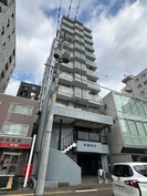 南１西１８丁目ビルの外観