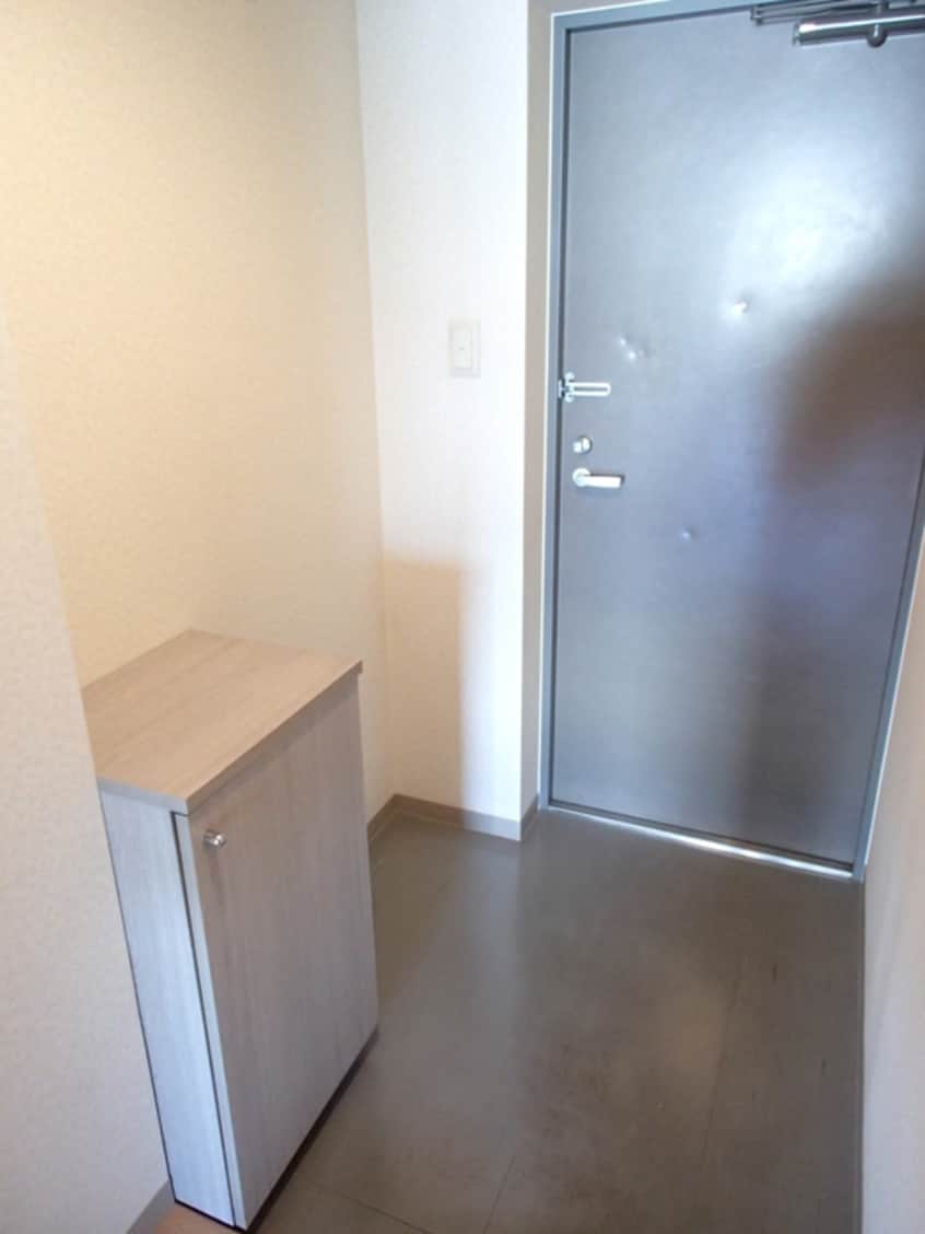 玄関 ルレ－ブ八軒