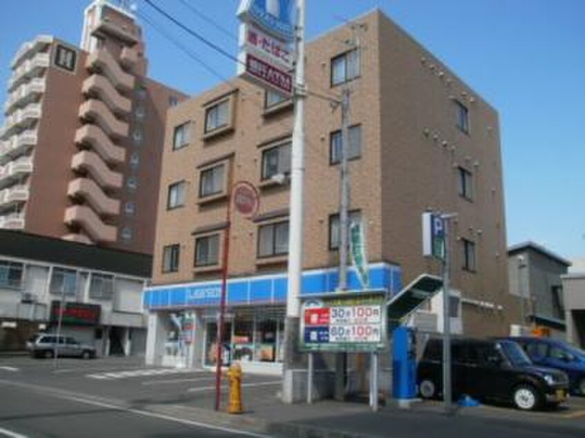 ローソン南10条店(コンビニ)まで300m グランメール幌西A