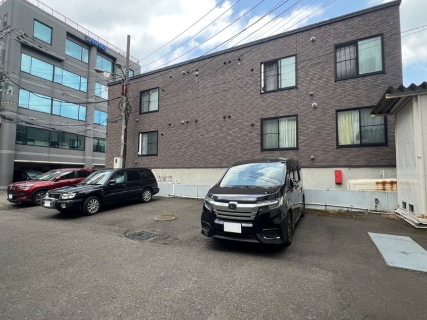 駐車場 サングロ－リ－