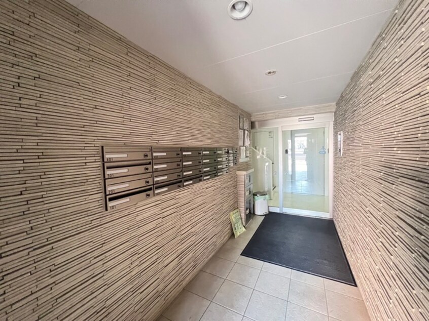 エントランス部分 モルティーニ南郷