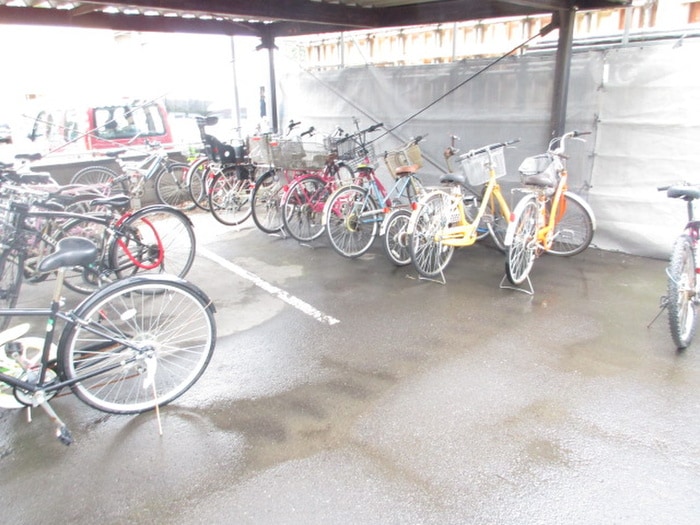 駐輪場 イーホライズン桑園