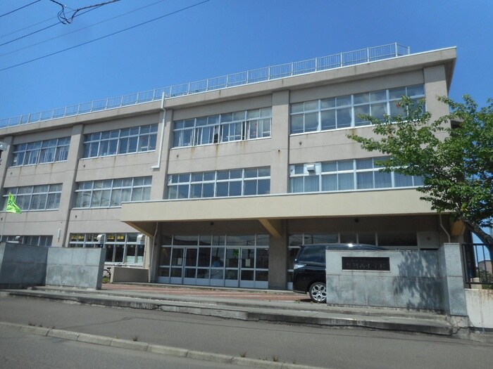 厚別西小学校(小学校)まで900m ラキア２１
